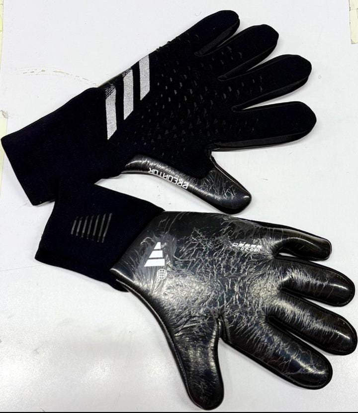 Predator gloves  - Image 3